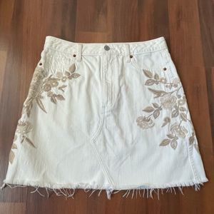 Abercrombie & Fitch White Mini Skirt with Tan Floral Embroidery